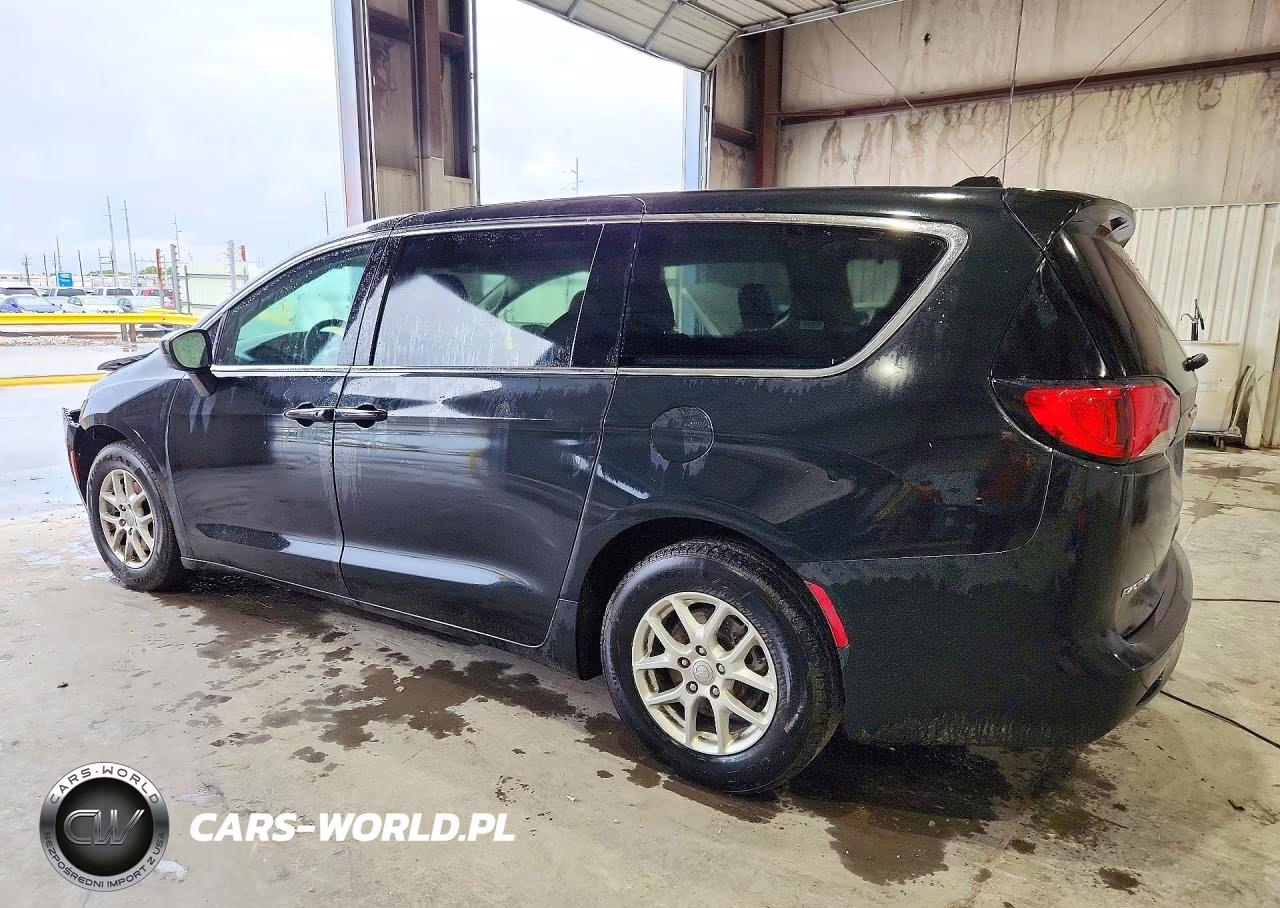 2017 Chrysler Pacifica Touring VIN:2C4RC1DG8HR758925 - 2