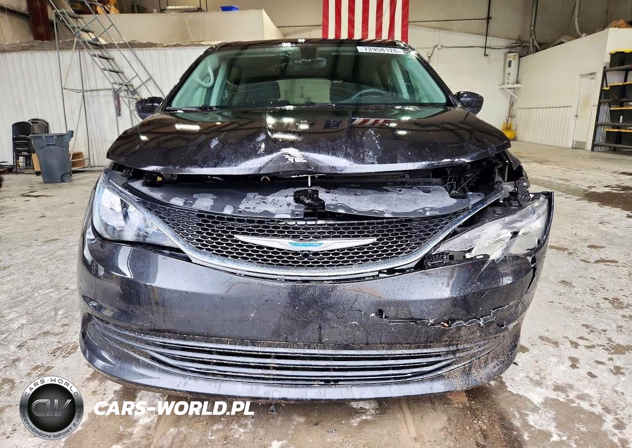2017 Chrysler Pacifica Touring VIN:2C4RC1DG8HR758925 - 5