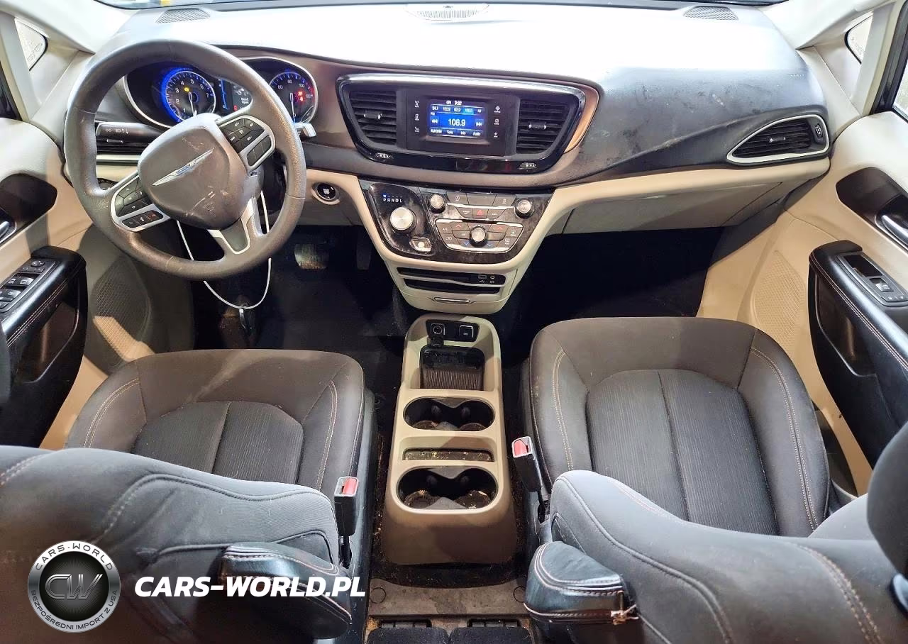 2017 Chrysler Pacifica Touring VIN:2C4RC1DG8HR758925 - 8