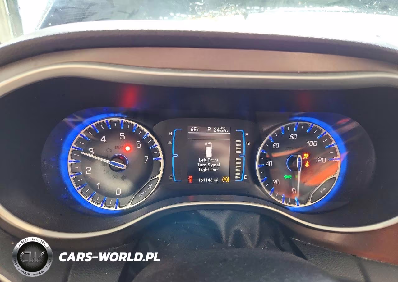 2017 Chrysler Pacifica Touring VIN:2C4RC1DG8HR758925 - 9