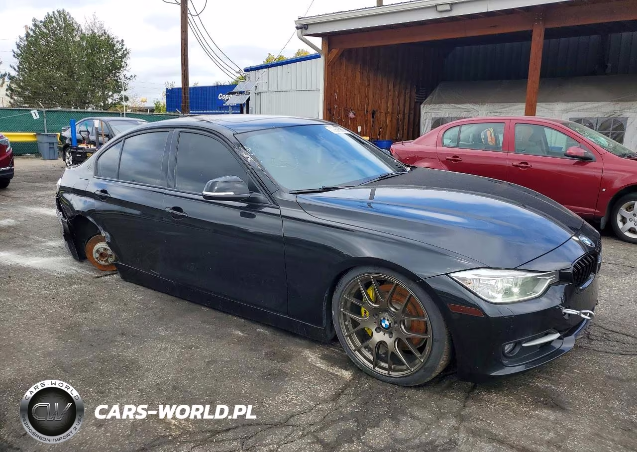 2013 BMW 335 Xi VIN:WBA3B9C57DF586456 - 4