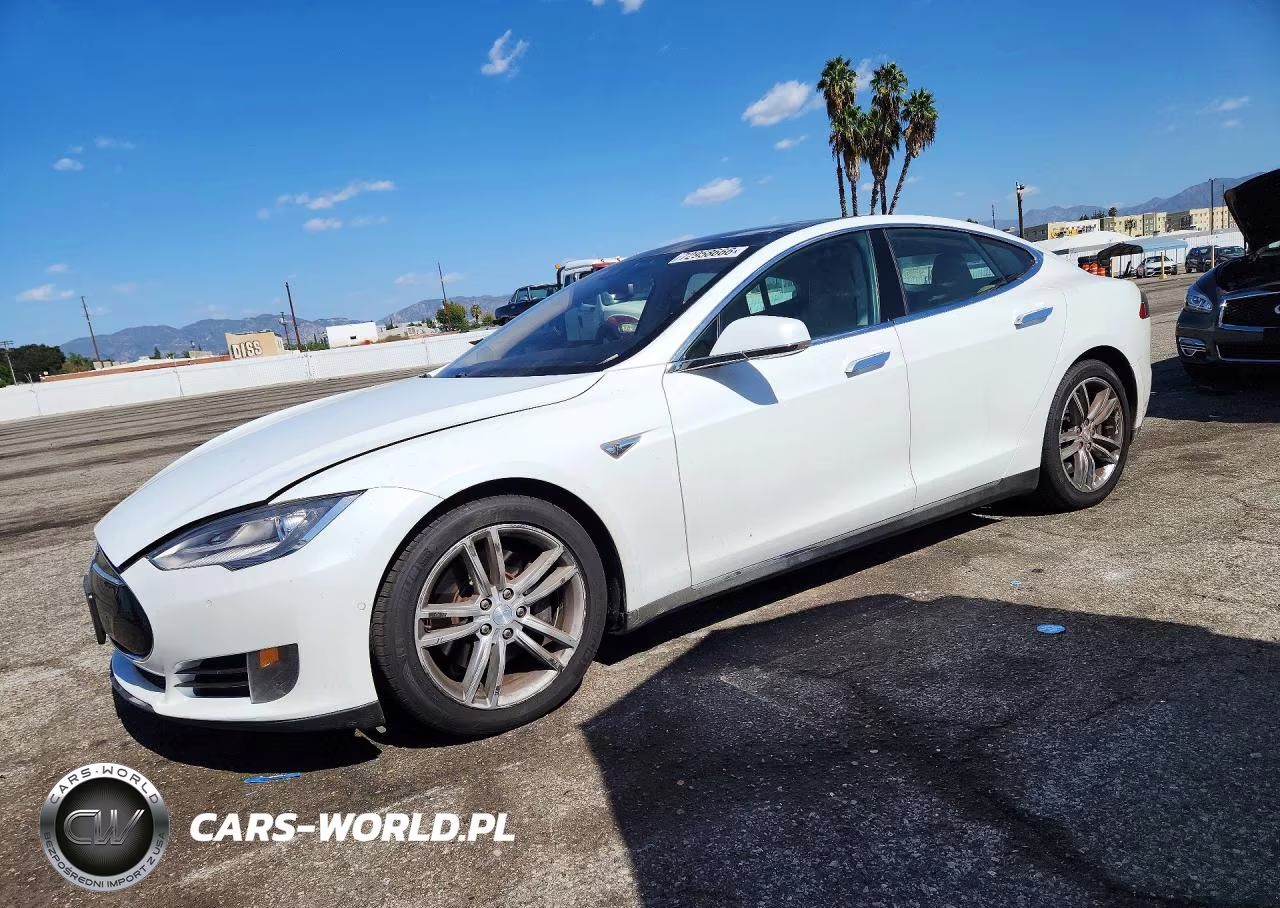 2015 Tesla Model S 70D – zdjęcie 1 z 12