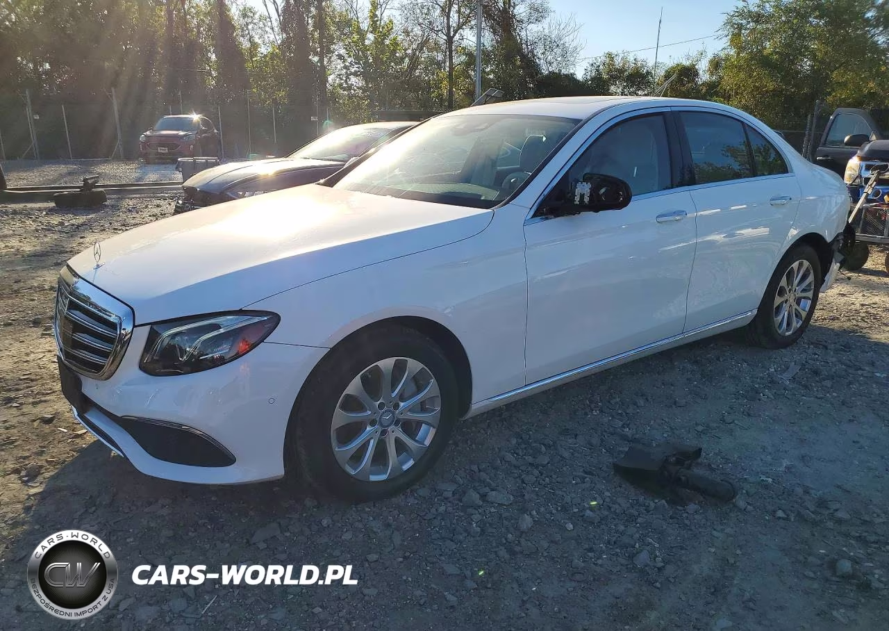 2017 Mercedes-Benz E 300 4Matic – zdjęcie 1 z 12