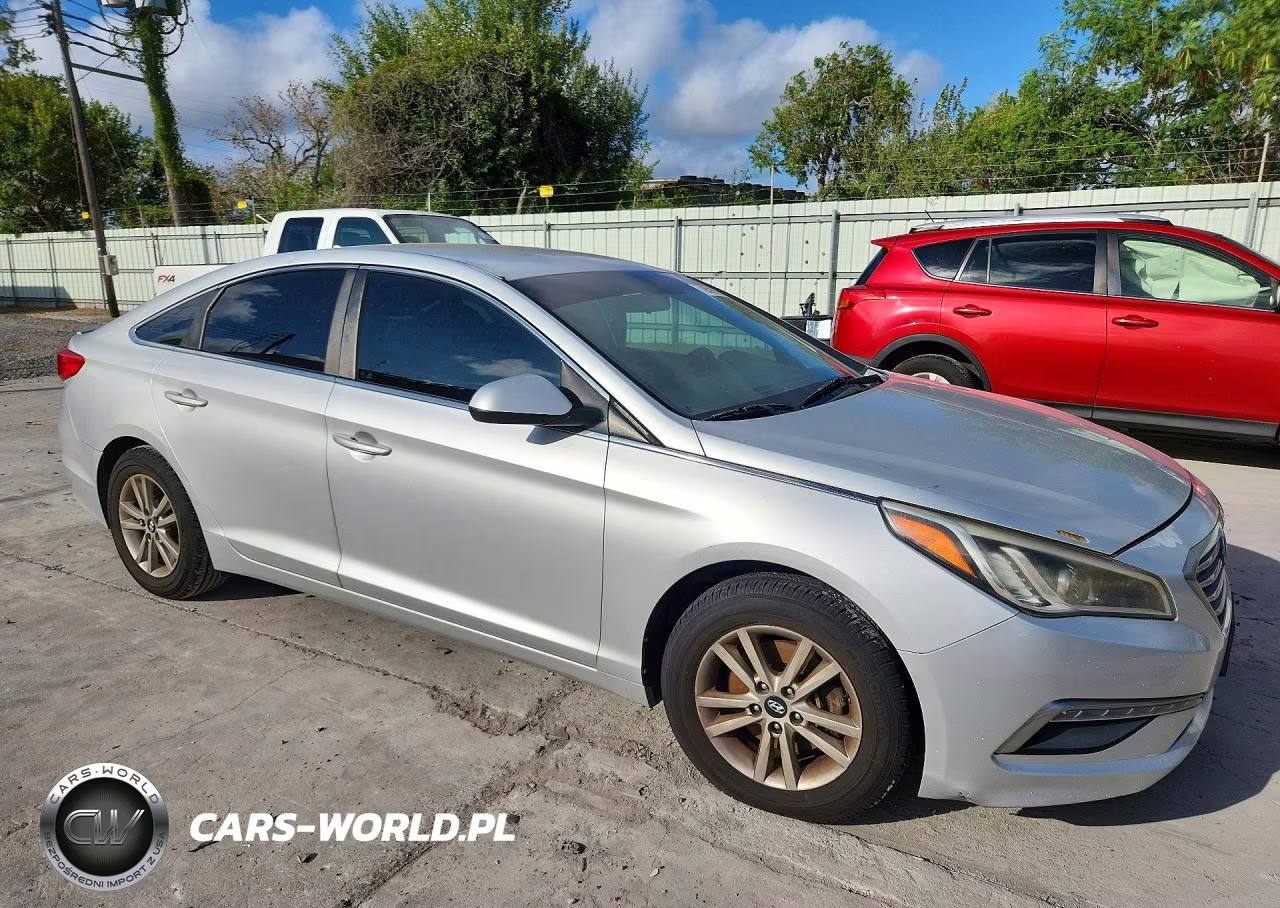 2015 Hyundai Sonata Se VIN:5NPE24AF5FH131351 - 4