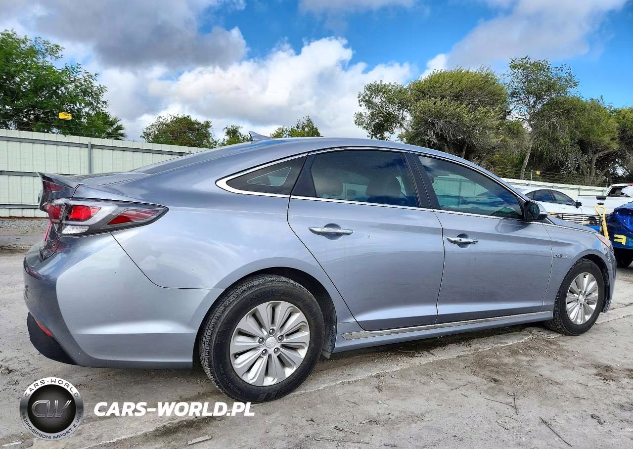2016 Hyundai Sonata Hybrid Se VIN:KMHE24L1XGA022616 - 3