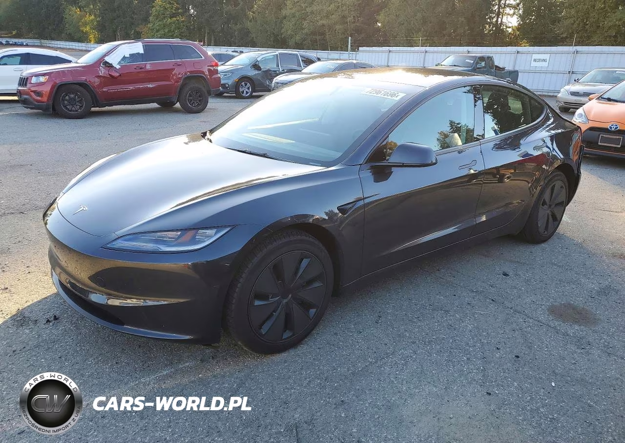 2024 Tesla Model 3 VIN:5YJ3E1EA4RF835118 - 1
