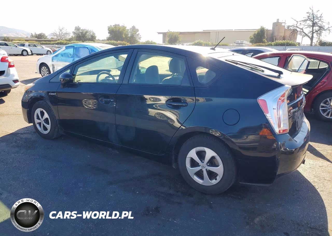 2015 Toyota Prius Two VIN:JTDKN3DU8F1978080 - 2