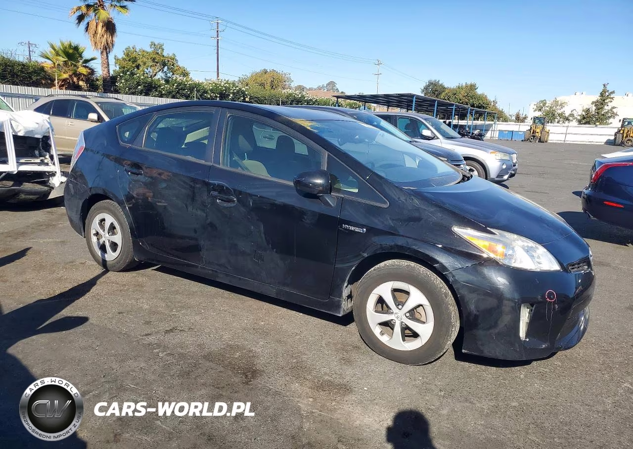 2015 Toyota Prius Two VIN:JTDKN3DU8F1978080 - 4