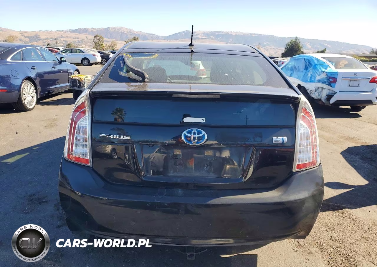 2015 Toyota Prius Two VIN:JTDKN3DU8F1978080 - 6