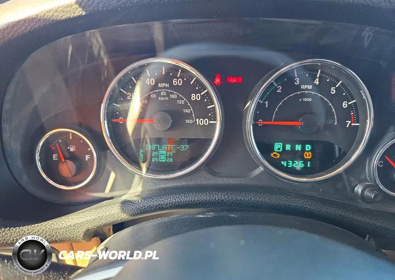 2013 Jeep Wrangler Unlimited Rubicon VIN:1C4HJWFG9DL513355 - 9