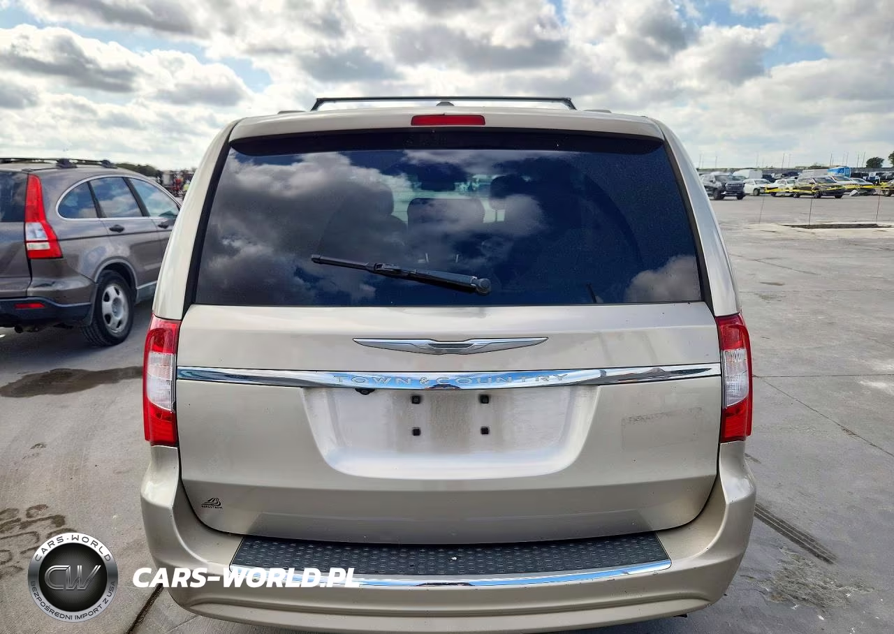 2014 Chrysler Town & Country Touring VIN:2C4RC1BGXER111697 - 6