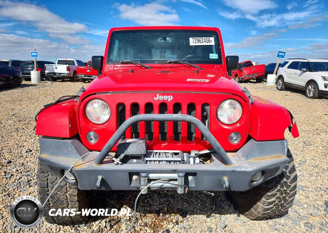 2014 Jeep Wrangler Unlimited Rubicon VIN:1C4BJWFG7EL325828 - 5