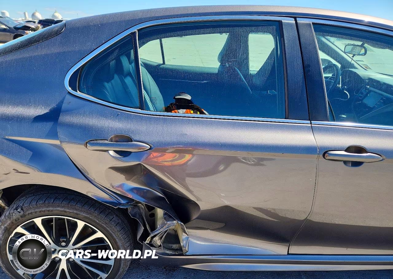 2018 Toyota Camry Se VIN:4T1B11HK9JU101593 - 10