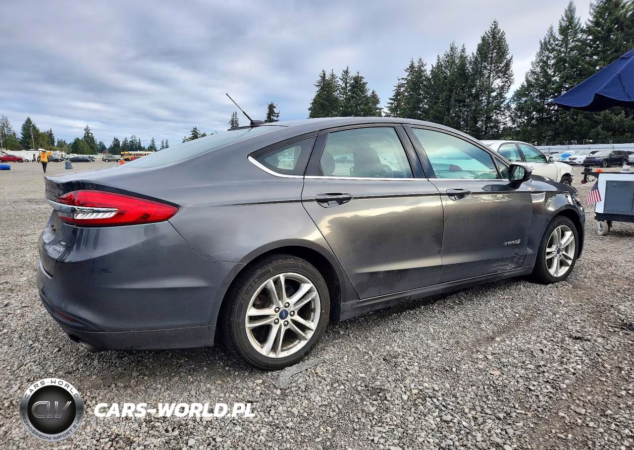 2018 Ford Fusion Se Hybrid VIN:3FA6P0LU1JR116108 - 3