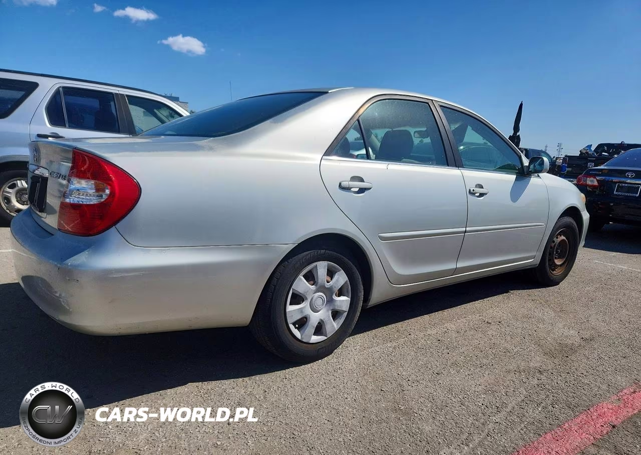 2003 Toyota Camry Le VIN:JTDBE32K430153690 - 3