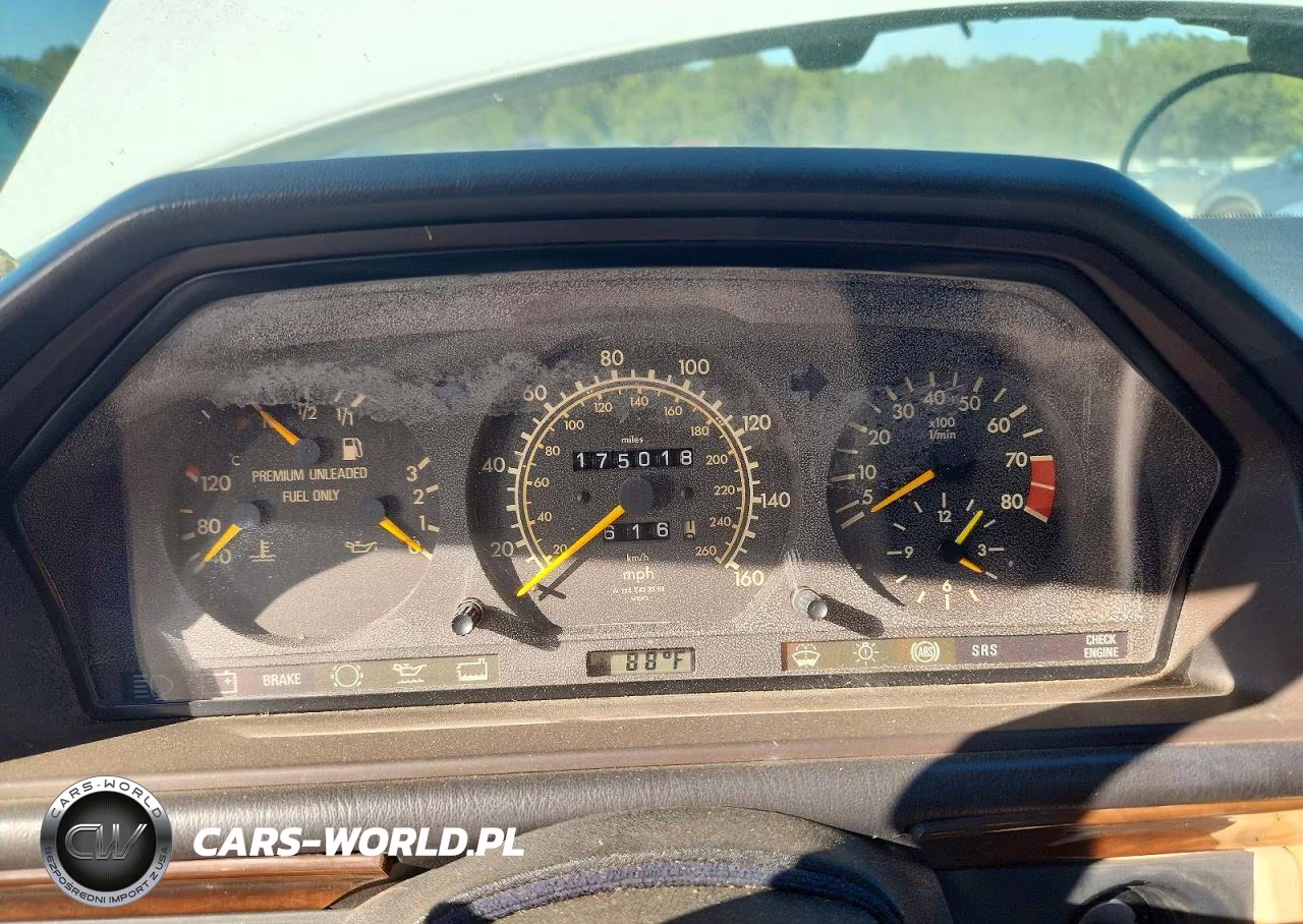 1991 Mercedes-Benz 300 Ce VIN:WDBEA51D1MB330692 - 9