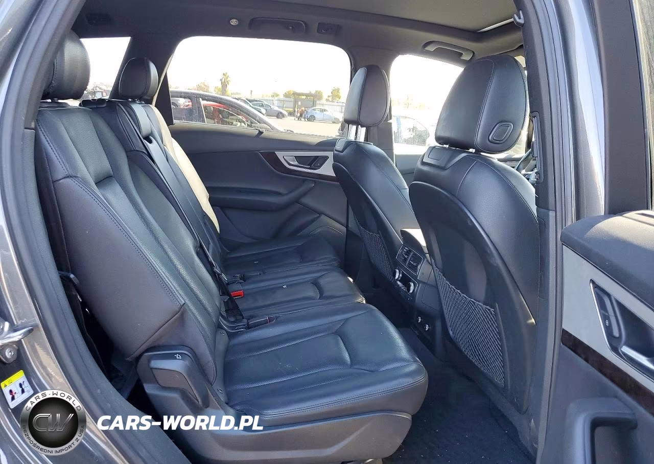 2019 Audi Q7 Premium Plus VIN:WA1LHAF71KD026323 - 11