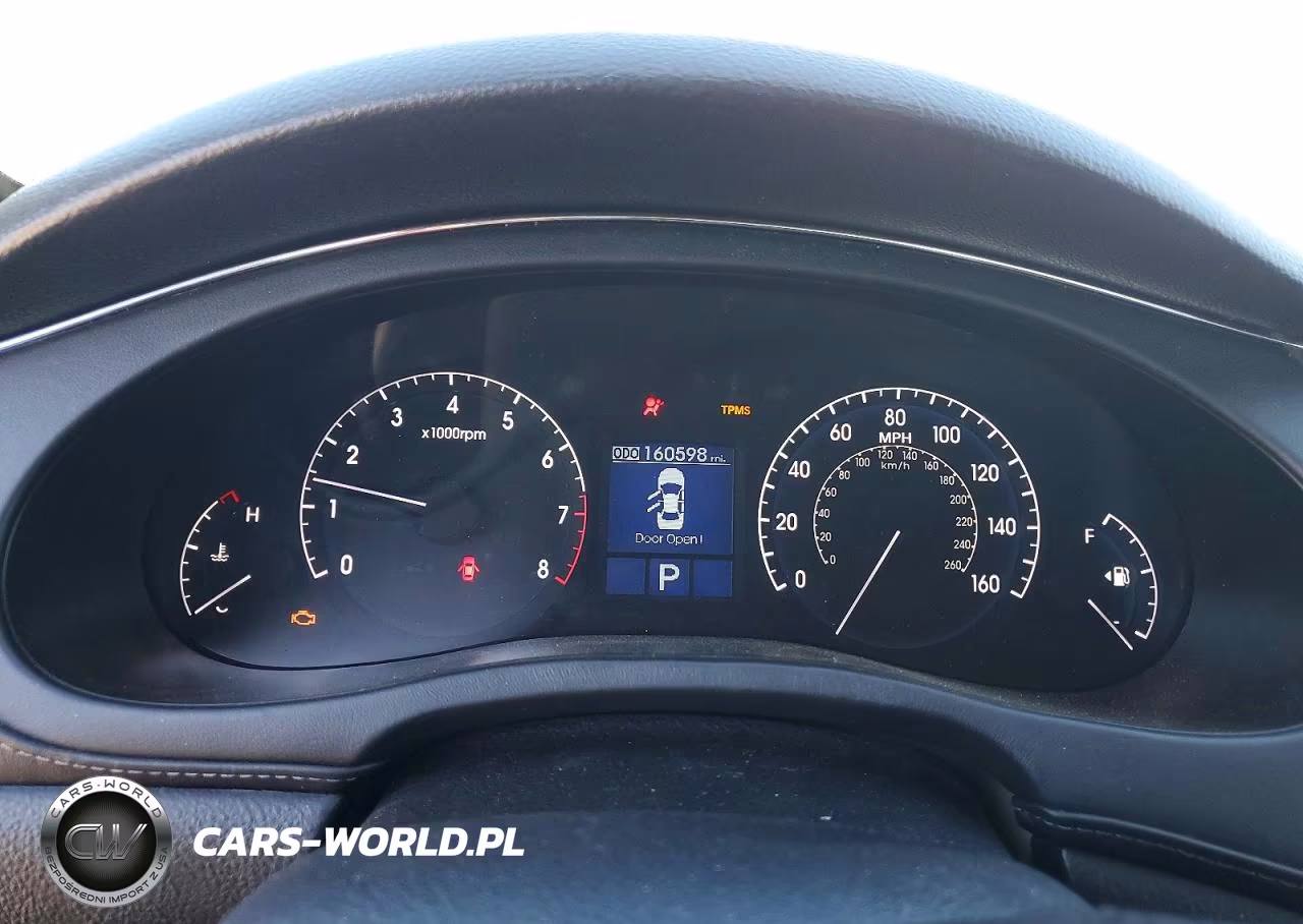 2011 Hyundai Genesis 3.8L VIN:KMHGC4DE6BU113641 - 9