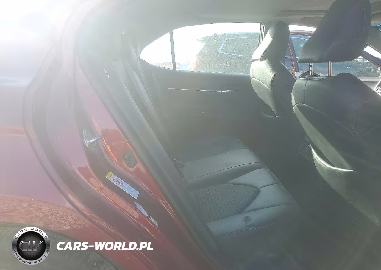2018 Toyota Camry Se VIN:4T1B11HK4JU560983 - 10