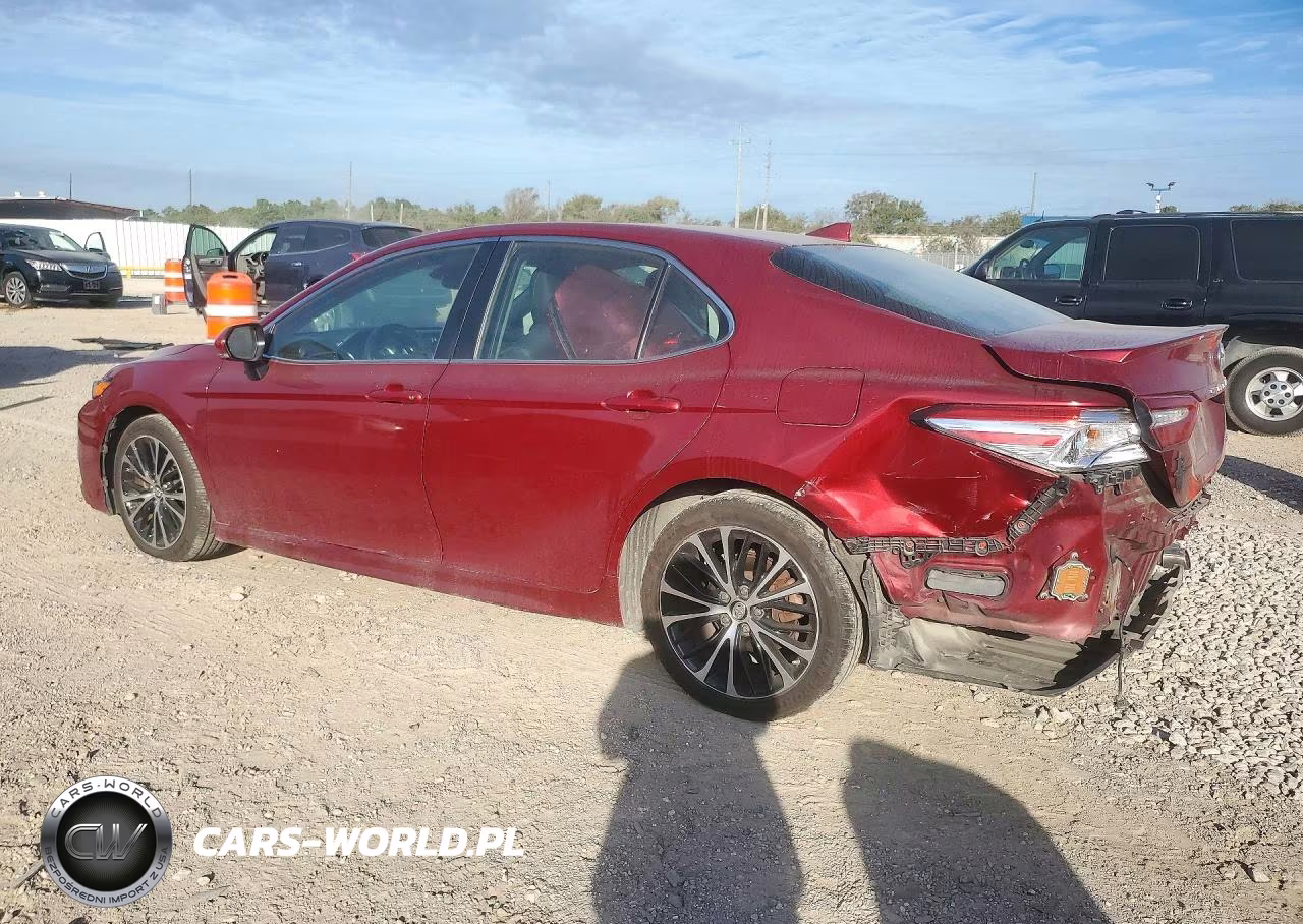 2018 Toyota Camry Se VIN:4T1B11HK4JU560983 - 2