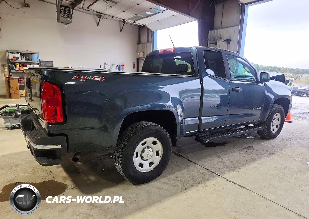 2019 Chevrolet Colorado VIN:1GCHTBEAXK1137838 - 3