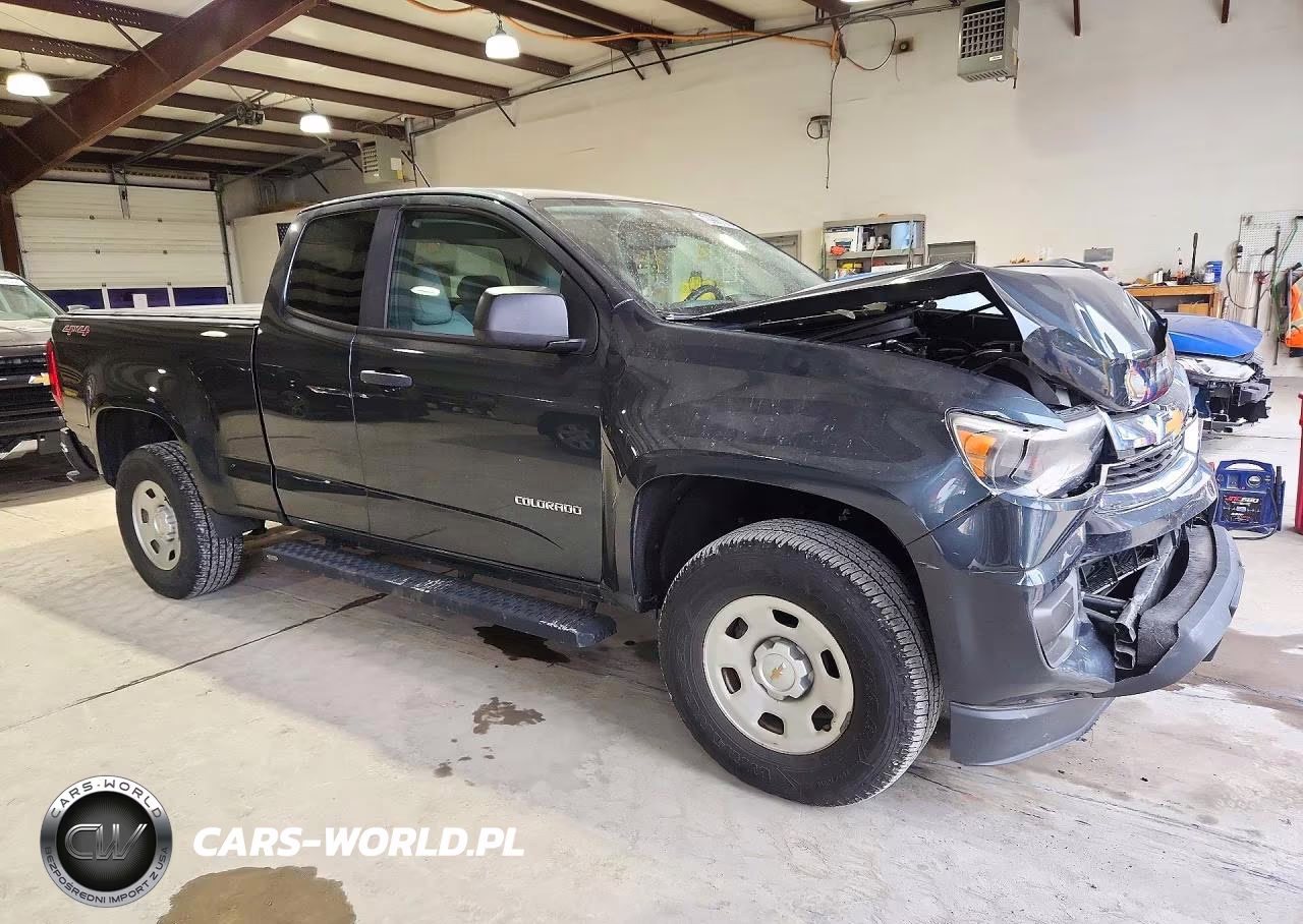 2019 Chevrolet Colorado VIN:1GCHTBEAXK1137838 - 4