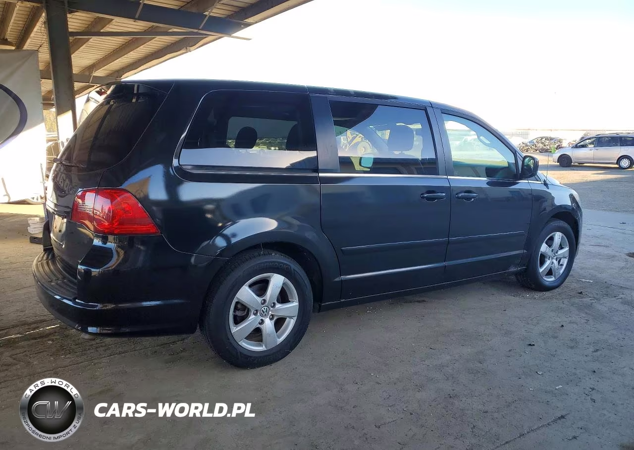 2010 Volkswagen Routan Sel VIN:2V4RW5DX5AR435197 - 3