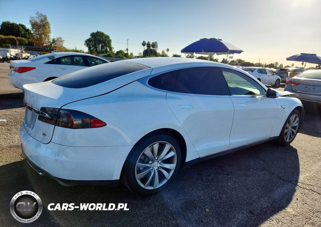 2014 Tesla Model S VIN:5YJSA1H11EFP48953 - 3