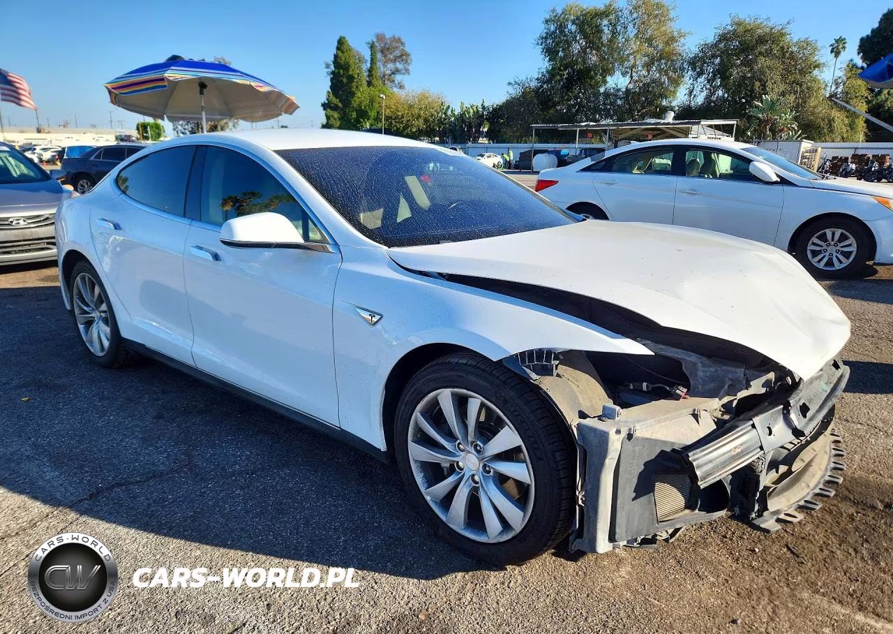 2014 Tesla Model S VIN:5YJSA1H11EFP48953 - 4