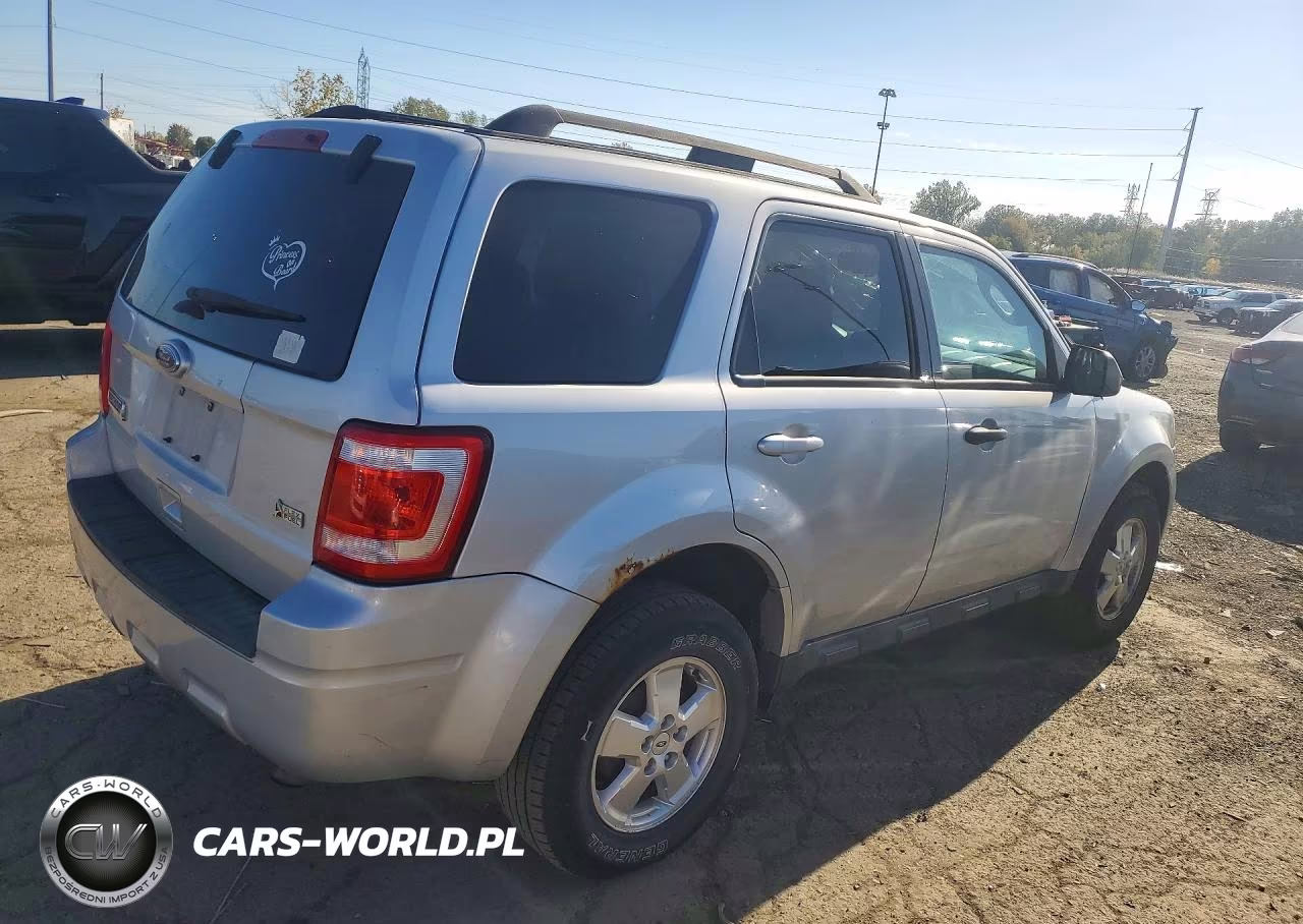 2011 Ford Escape Xlt VIN:1FMCU9DG7BKB60330 - 3