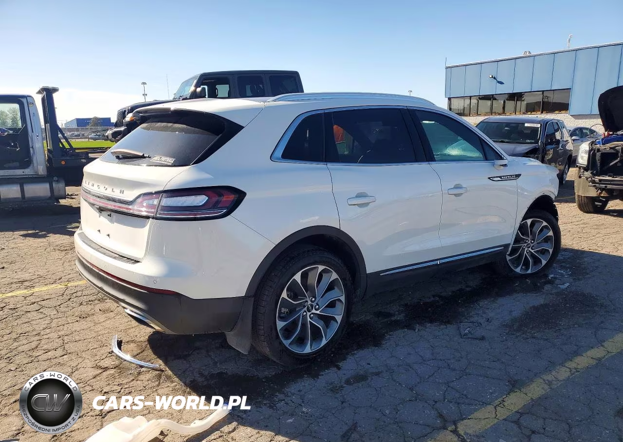 2022 Lincoln Nautilus Reserve VIN:2LMPJ8KP7NBL15050 - 3