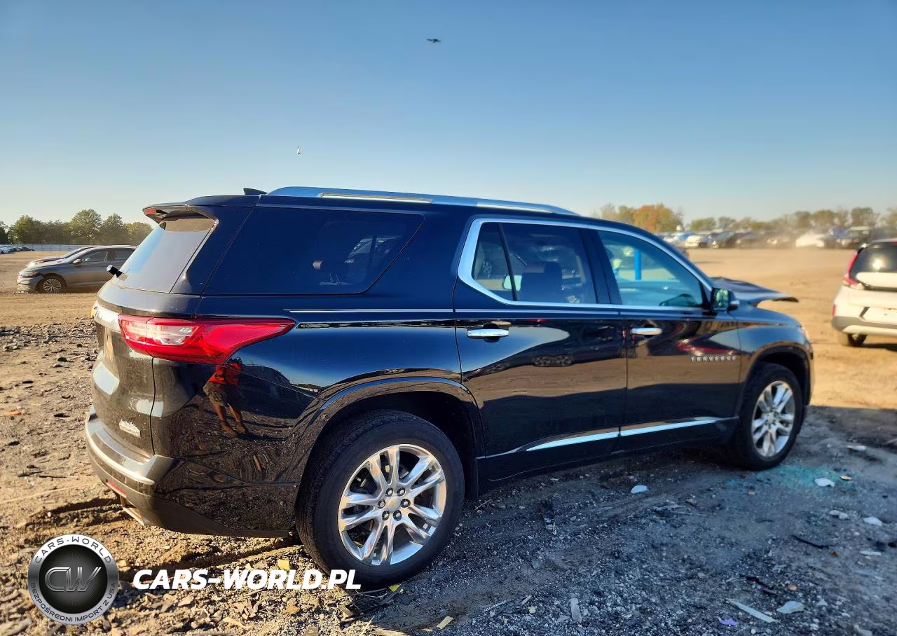 2018 Chevrolet Traverse High Country VIN:1GNEVKKW1JJ236941 - 3