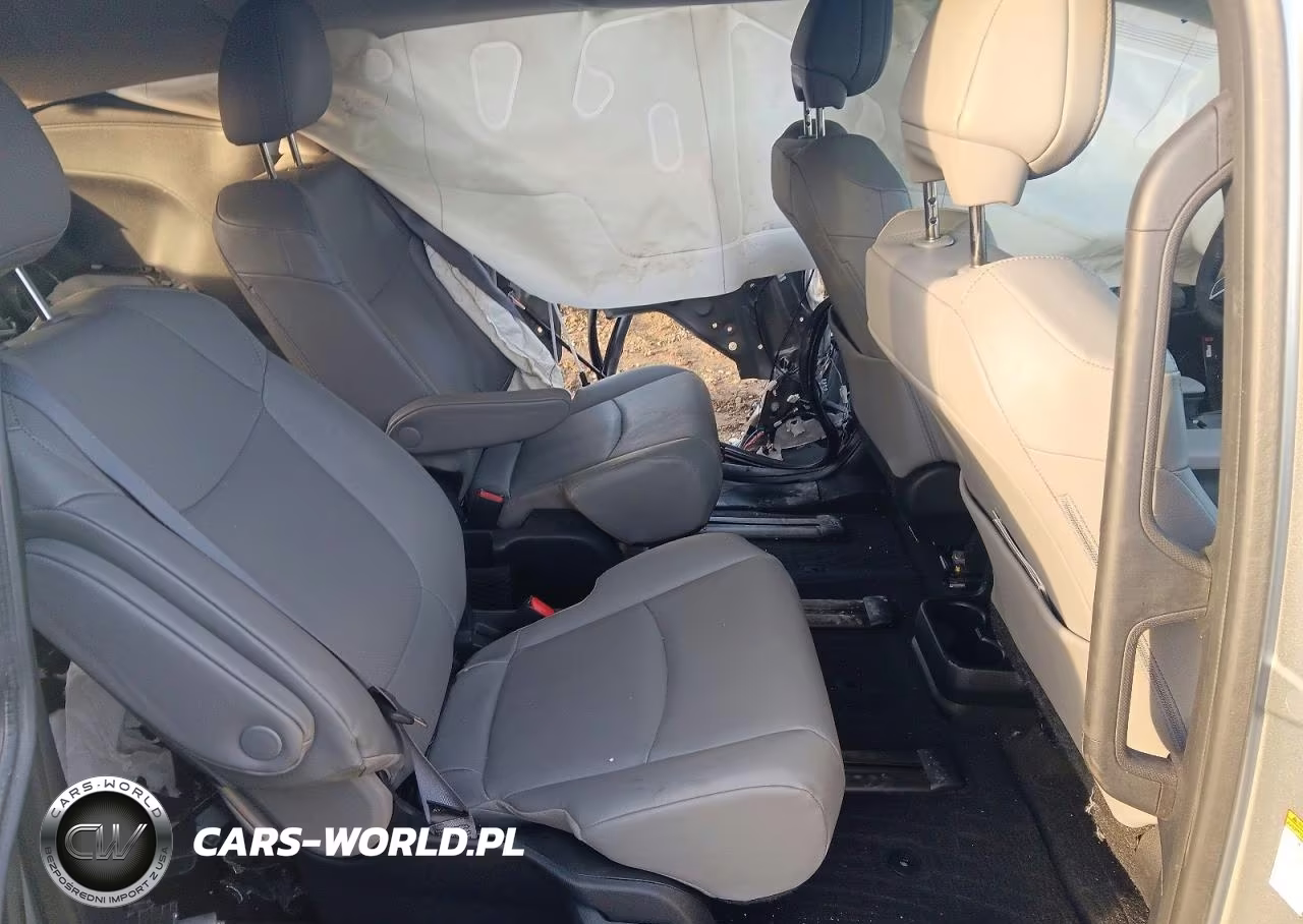 2025 Toyota Sienna Xle 7-Passenger VIN:5TDJSKFCXSS166487 - 10