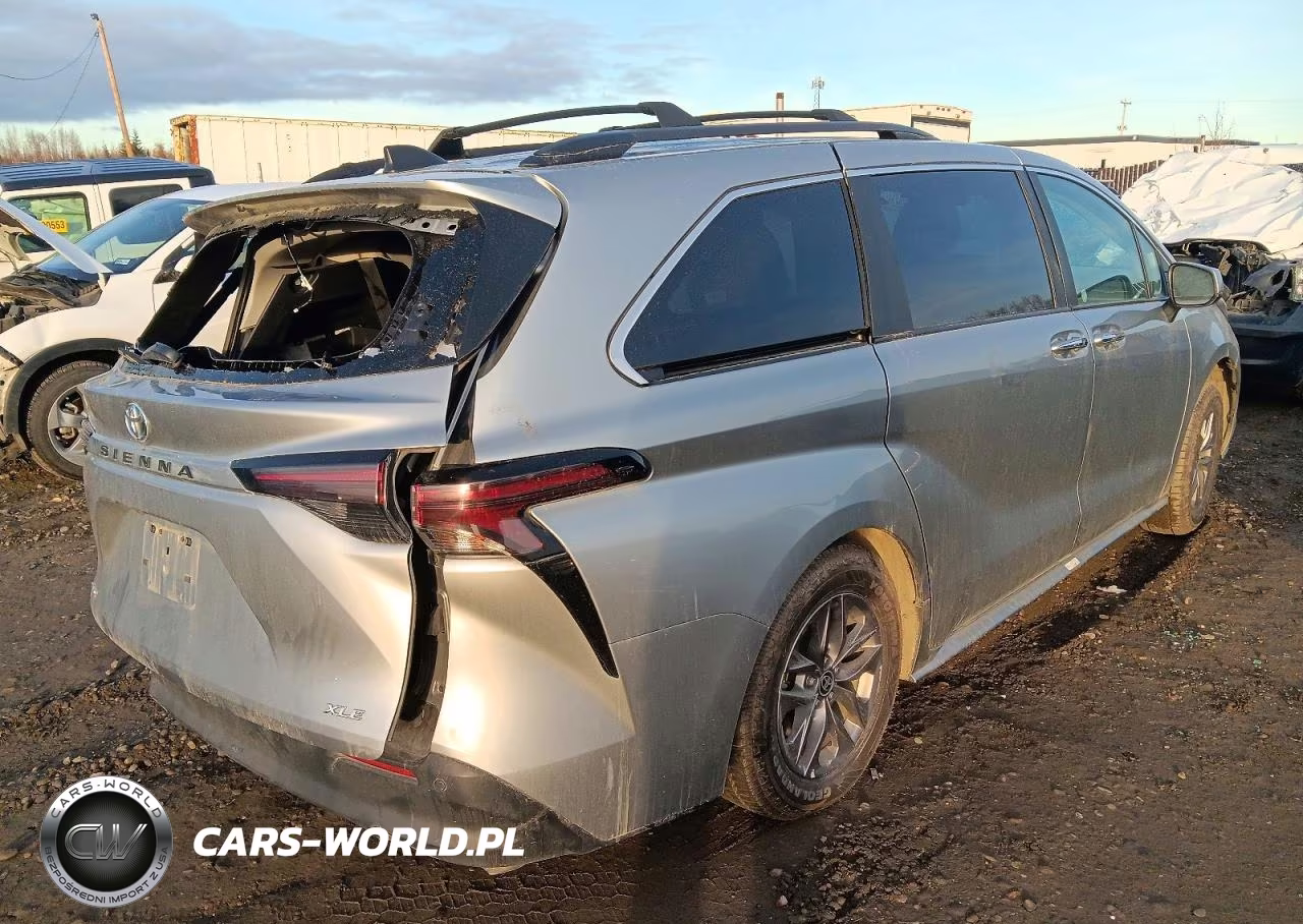 2025 Toyota Sienna Xle 7-Passenger VIN:5TDJSKFCXSS166487 - 3