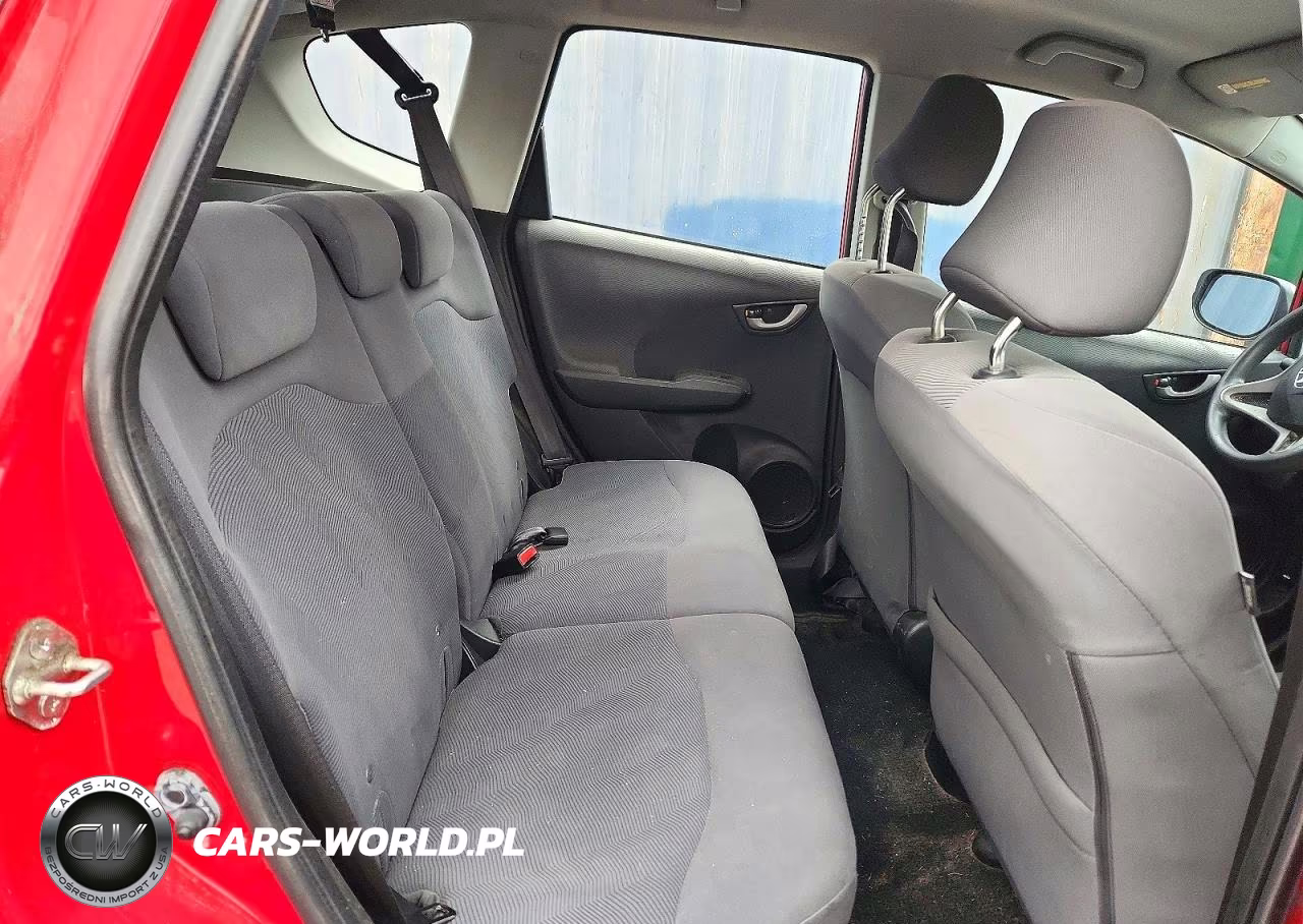 2010 Honda Fit VIN:JHMGE8H20AC014323 - 10