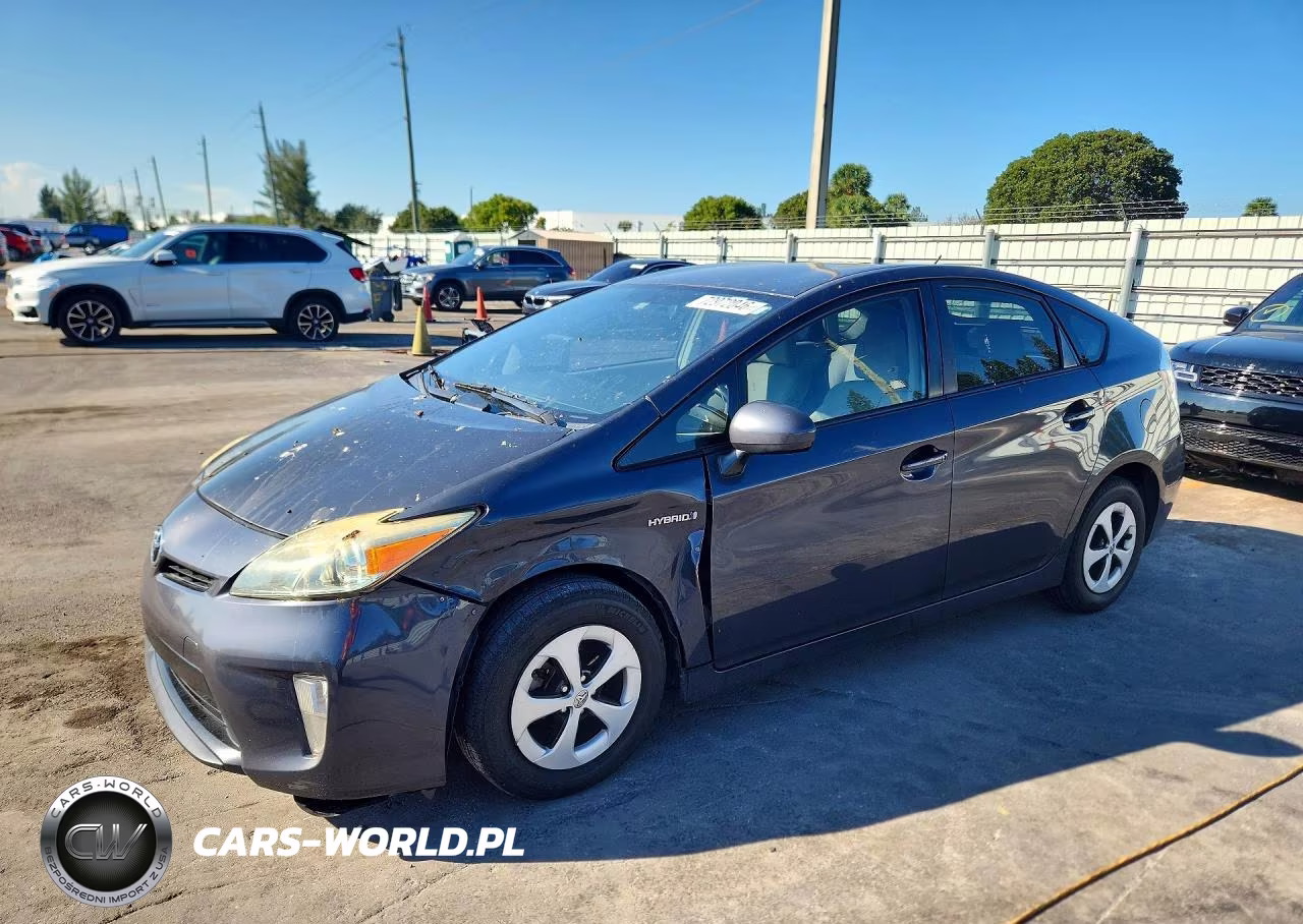 2013 Toyota Prius Two VIN:JTDKN3DUXD1654237 - 1