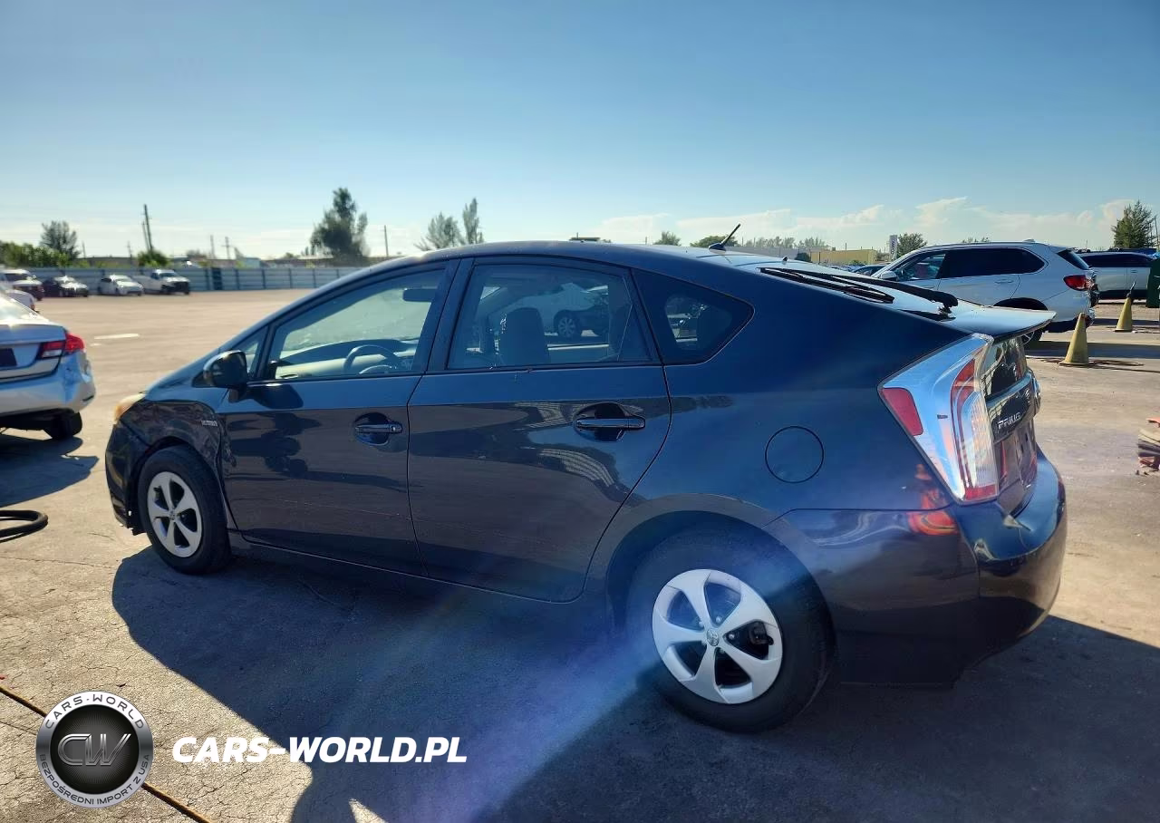 2013 Toyota Prius Two VIN:JTDKN3DUXD1654237 - 2