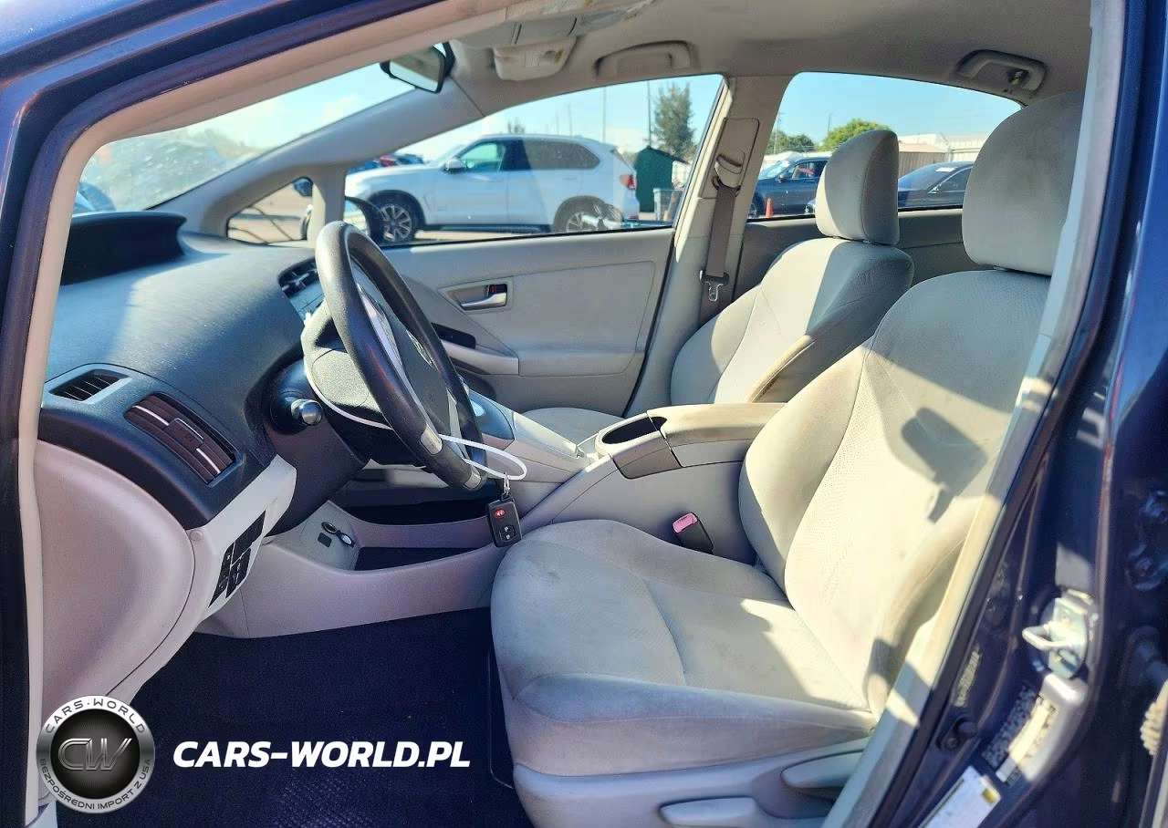 2013 Toyota Prius Two VIN:JTDKN3DUXD1654237 - 7
