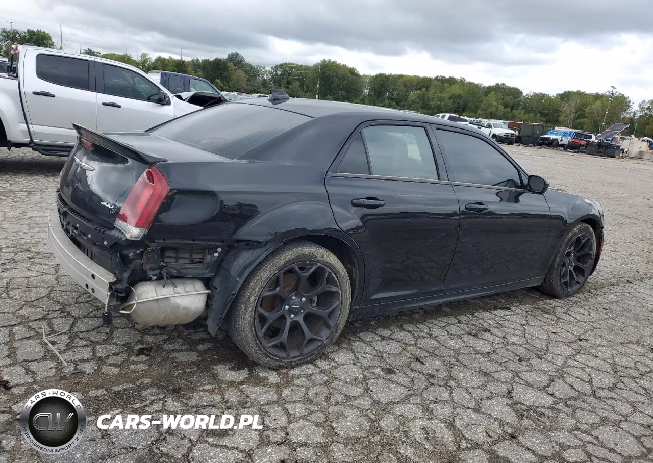 2020 Chrysler 300 S VIN:2C3CCABG3LH120321 - 3