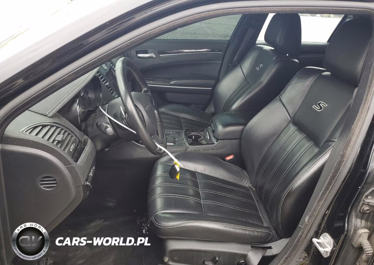 2020 Chrysler 300 S VIN:2C3CCABG3LH120321 - 7
