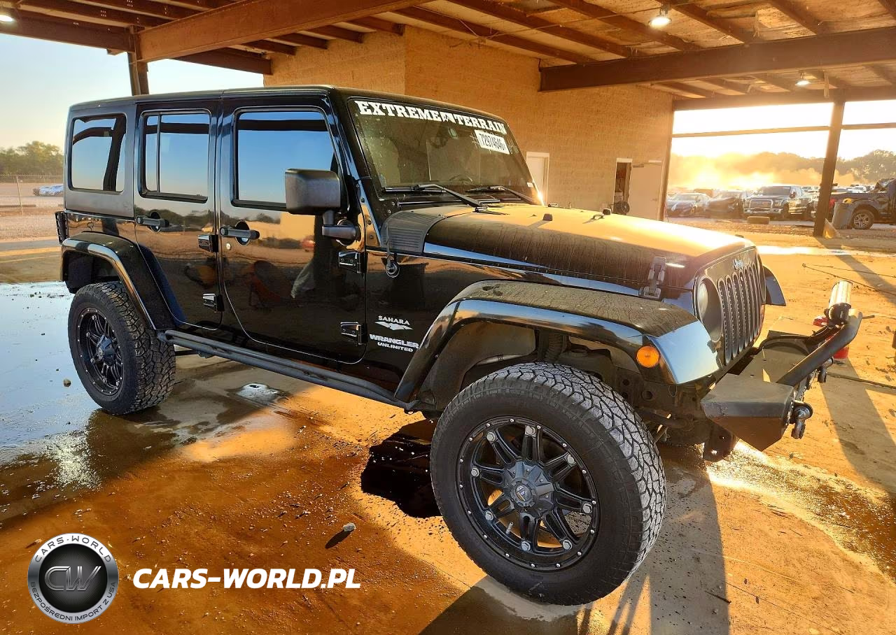 2013 Jeep Wrangler Unlimited Sahara VIN:1C4HJWEG6DL627217 - 4