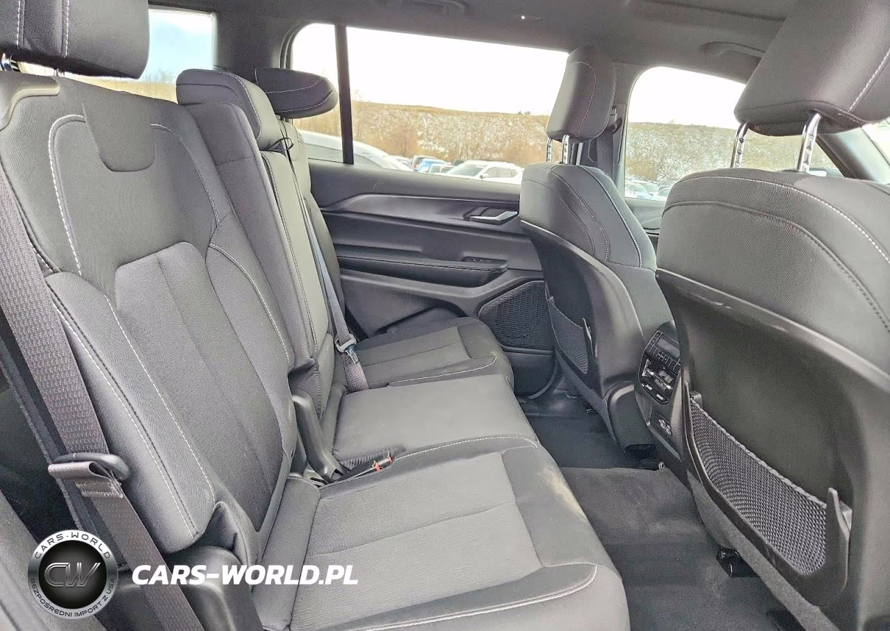 2025 Jeep Grand Cherokee L Laredo VIN:1C4RJKAG4S8662096 - 11