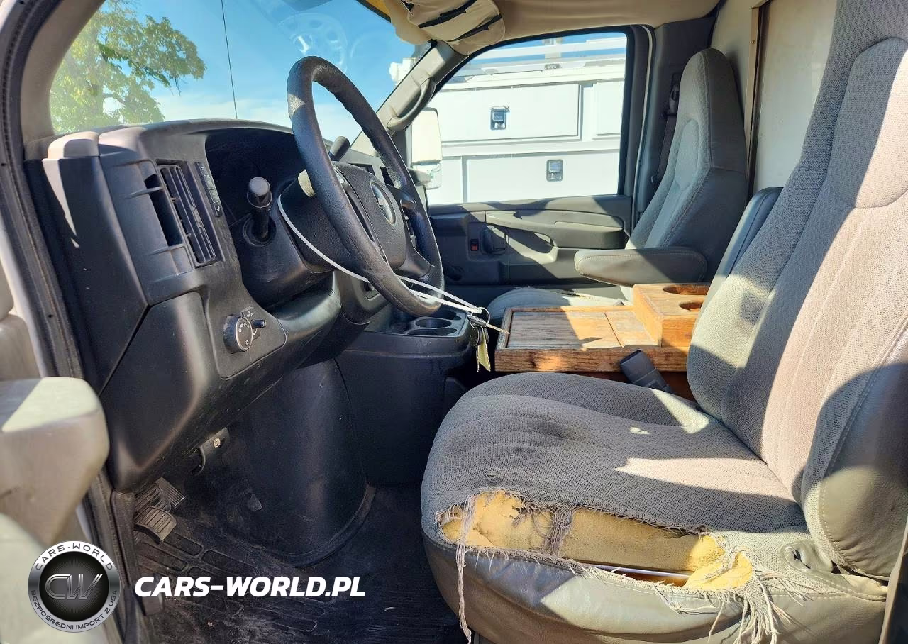 2009 Chevrolet Express Cutaway G4500 VIN:1GBKG31K591155239 - 7