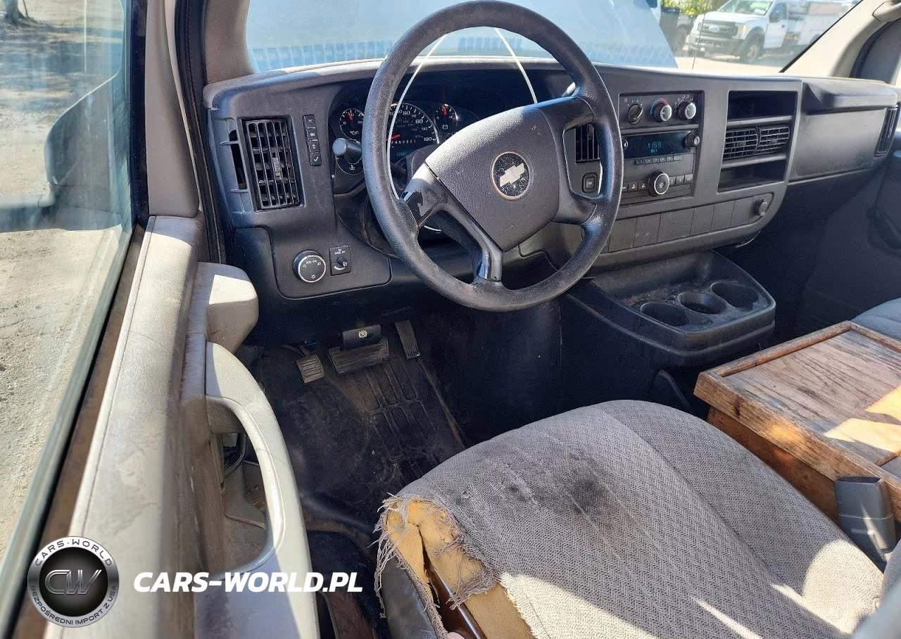2009 Chevrolet Express Cutaway G4500 VIN:1GBKG31K591155239 - 8