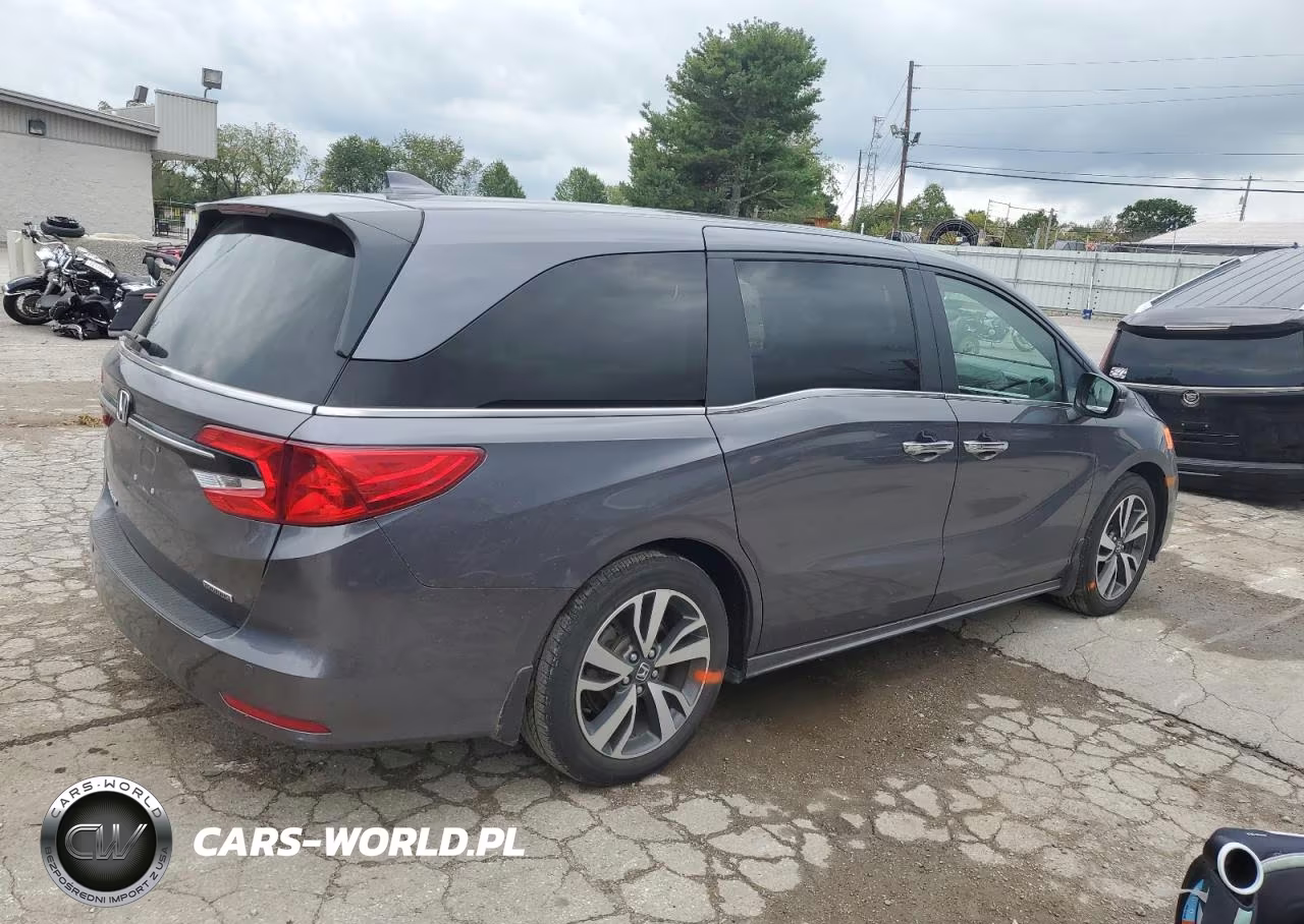 2021 Honda Odyssey Touring VIN:5FNRL6H84MB033988 - 3