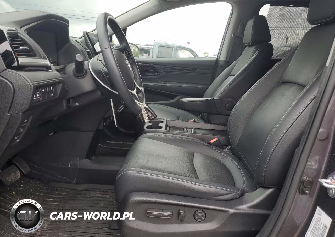2021 Honda Odyssey Touring VIN:5FNRL6H84MB033988 - 7