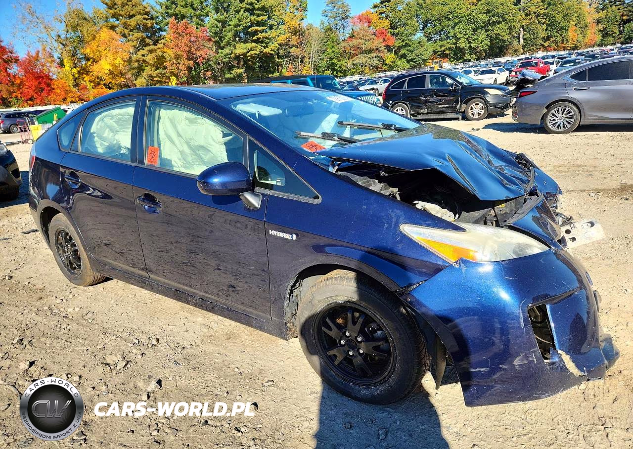 2013 Toyota Prius Two VIN:JTDKN3DU6D1683721 - 4
