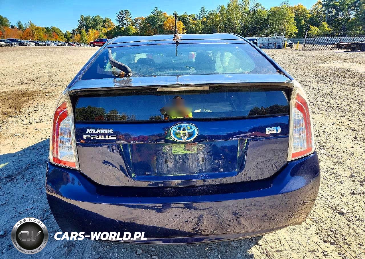 2013 Toyota Prius Two VIN:JTDKN3DU6D1683721 - 6