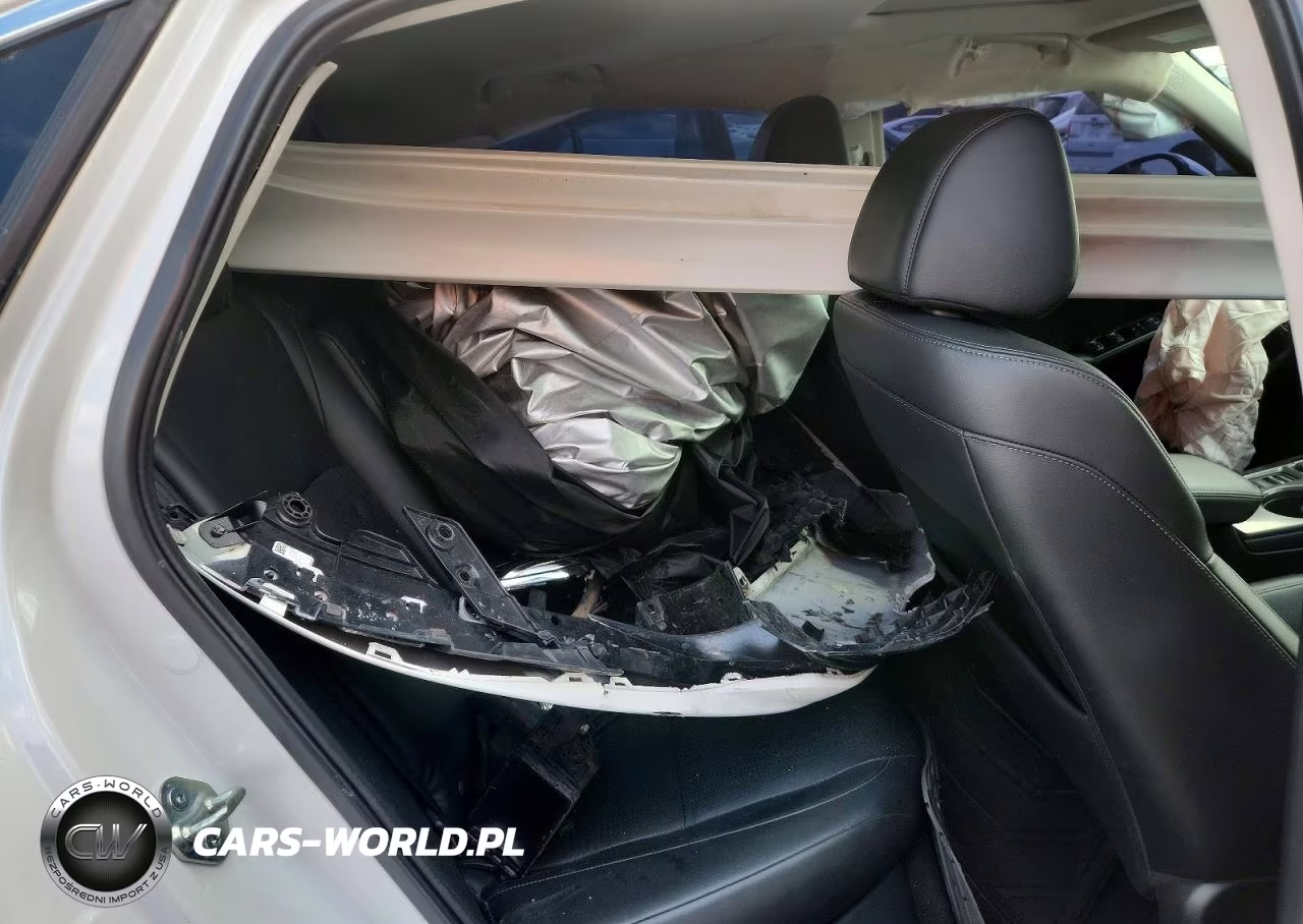 2022 Honda Civic Touring VIN:2HGFE1F9XNH300429 - 10