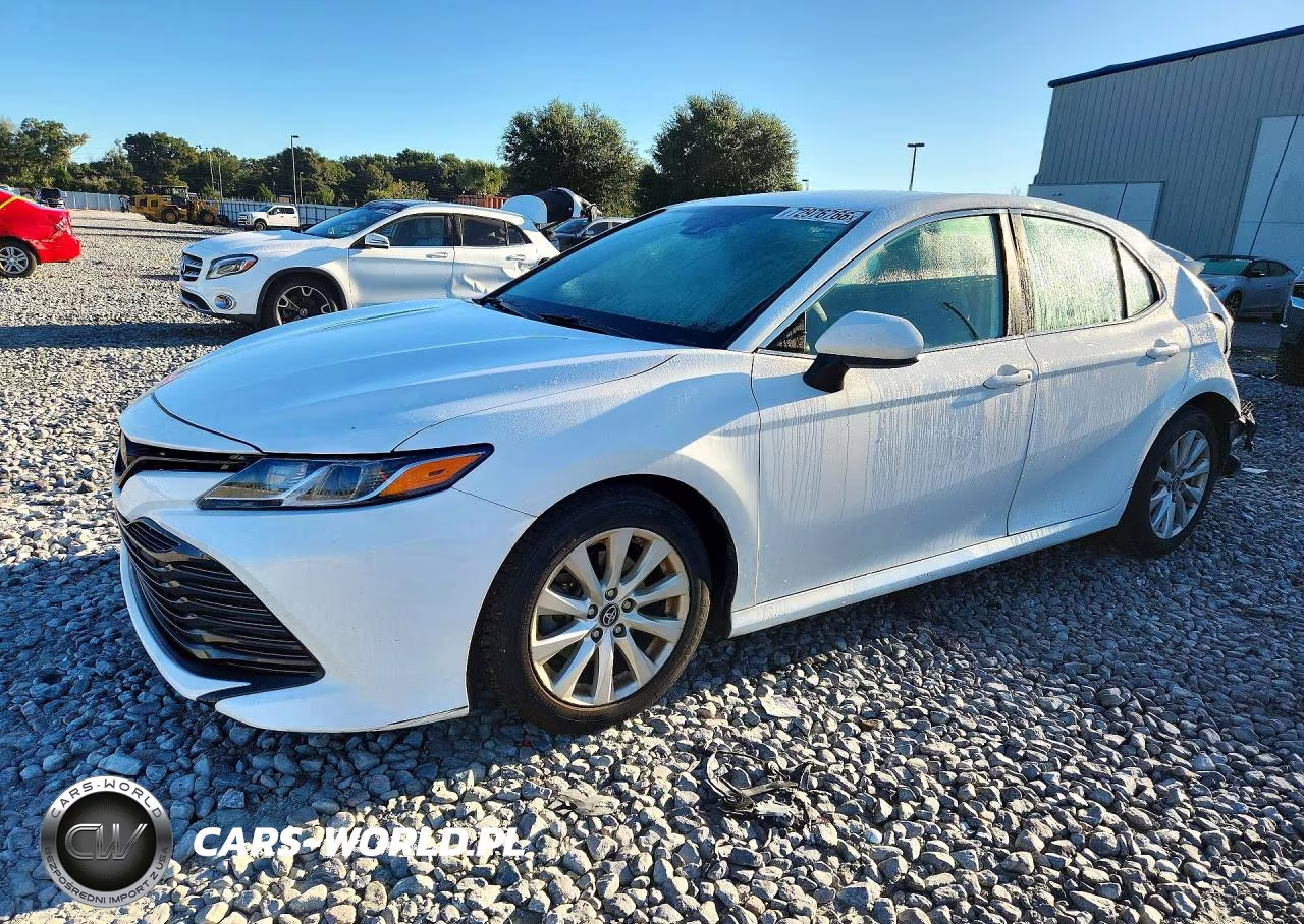 2019 Toyota Camry Le – zdjęcie 1 z 12